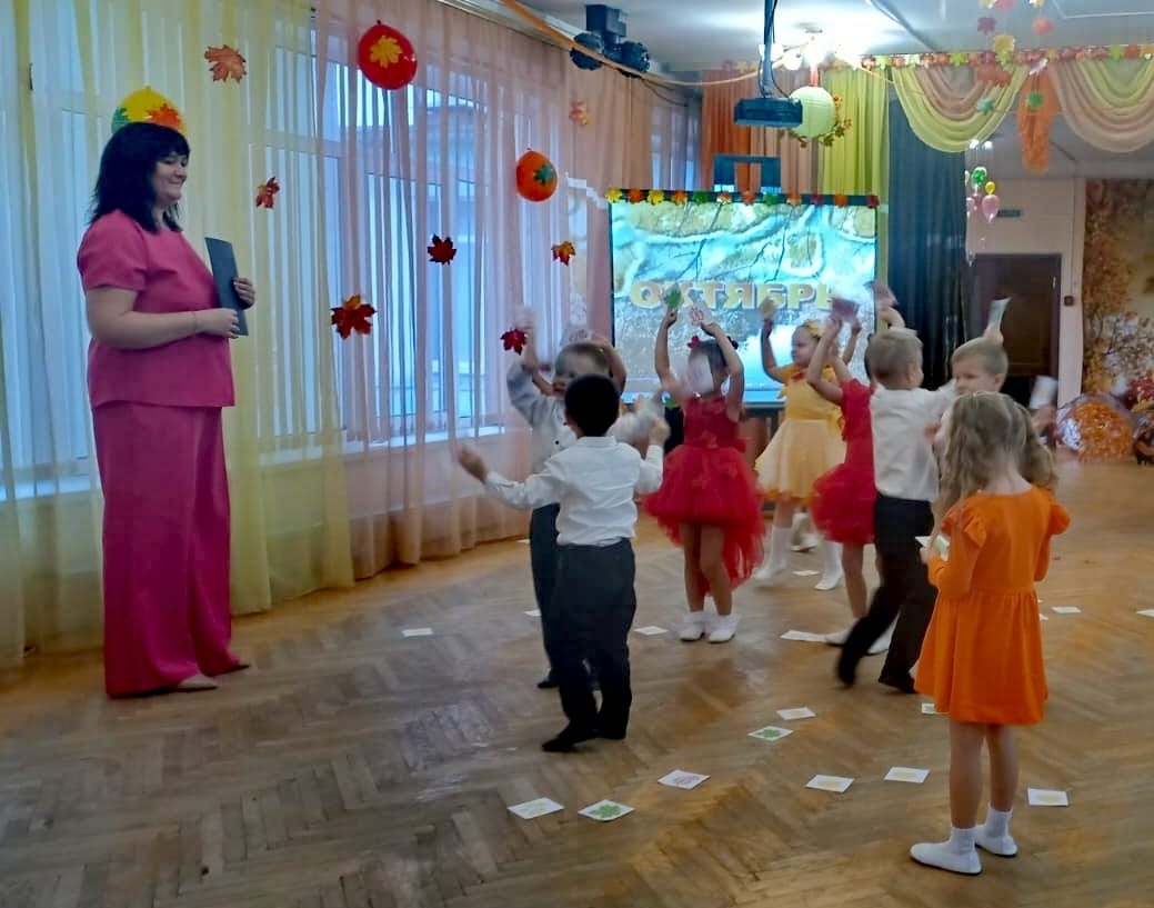 Дарит осень чудеса.