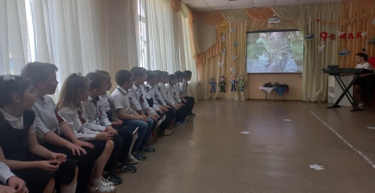 Тематическое мероприятие, посвященное празднованию дня Победы в Великой Отечественной войне &amp;quot;Войны священные страницы навеки в памяти людской&amp;quot;.