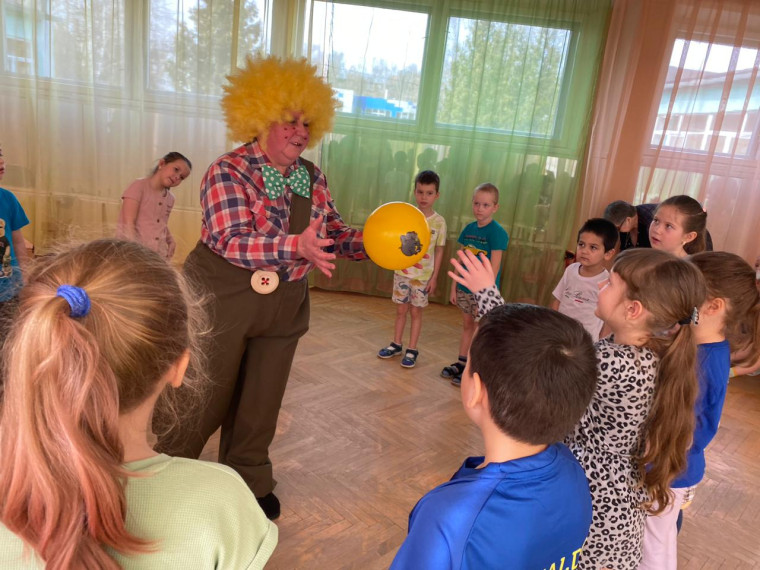 Мы любим театр.