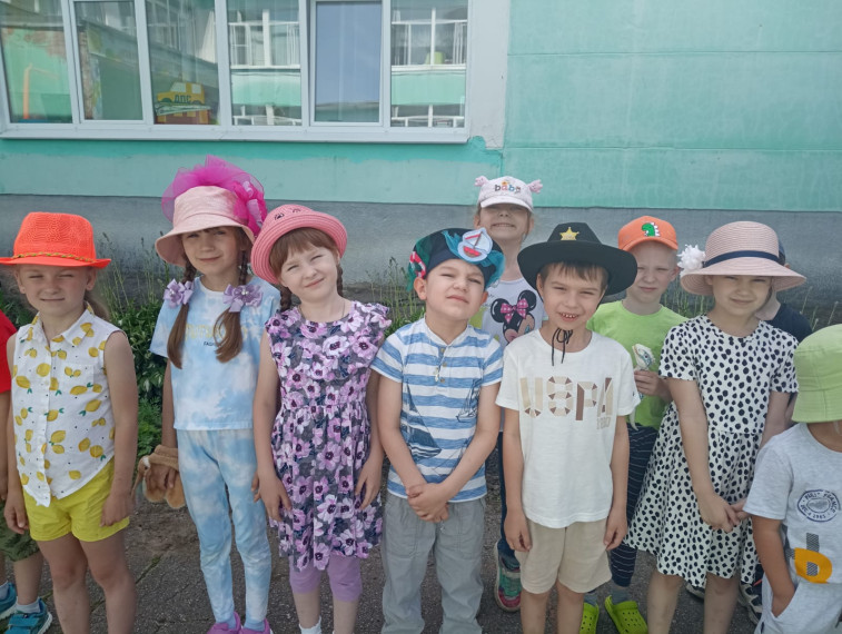 Отмечаем День шляп и панамок.